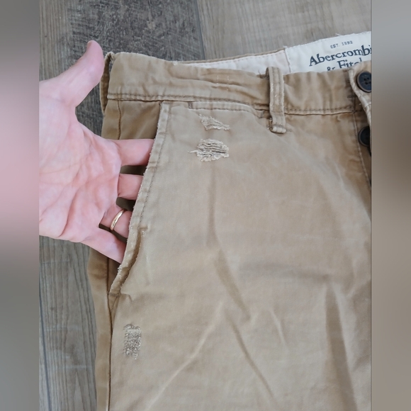 Abercrombie & Fish Men's Chino Khakis Pants in Tan. Size W32 x L30 - Picture 2 of 7